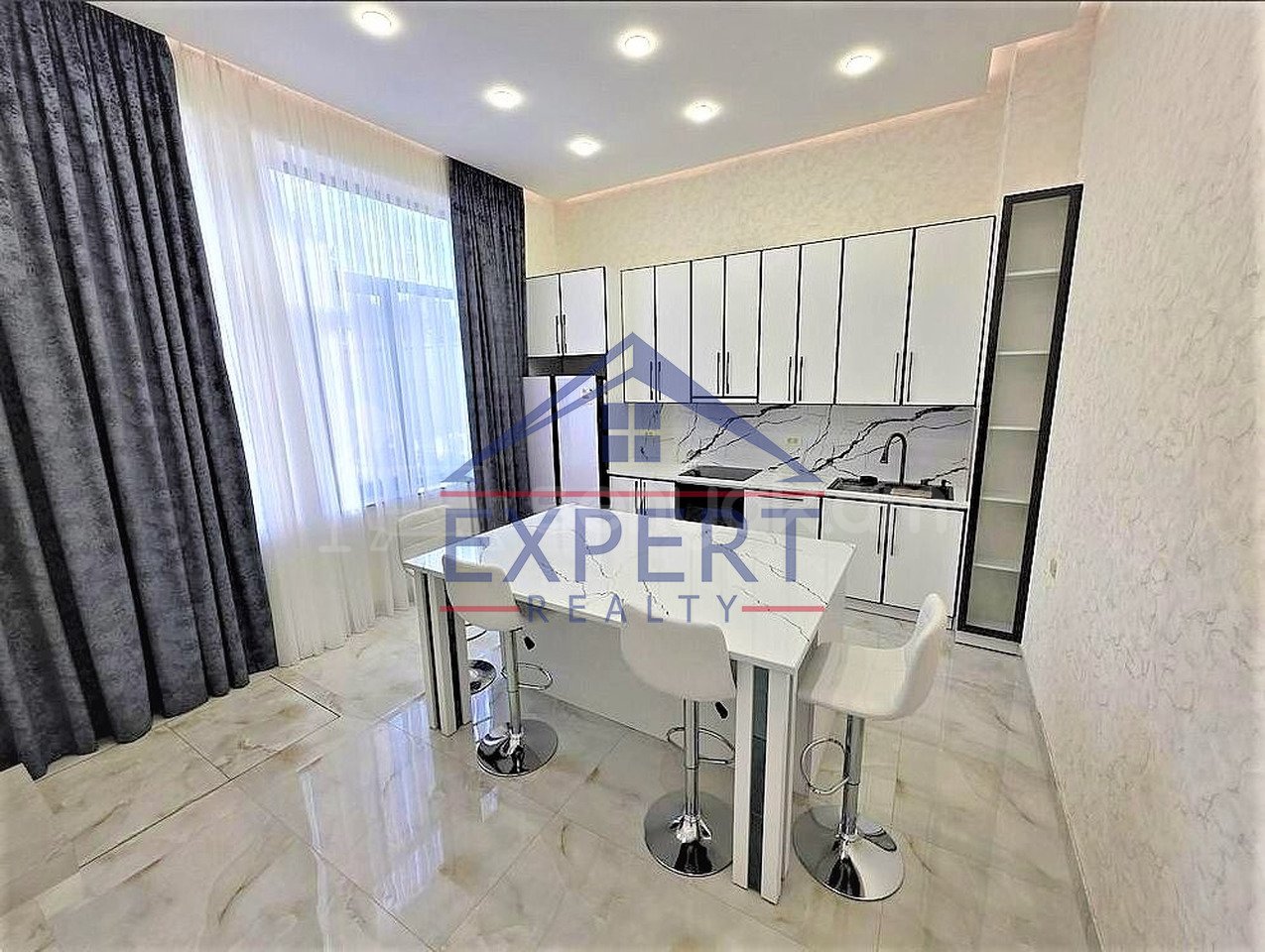 6 Սենյականոց Շքեղ Առանձնատուն, 259քմ, Լողավազանով, Ավտոտնակով