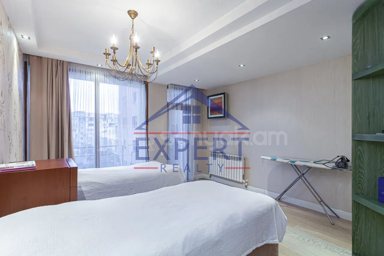 3 Սենյականոց Բնակարան Քարե Շենքում, 112քմ, 3/5 հարկ, Դիզայներական Վերանորոգված