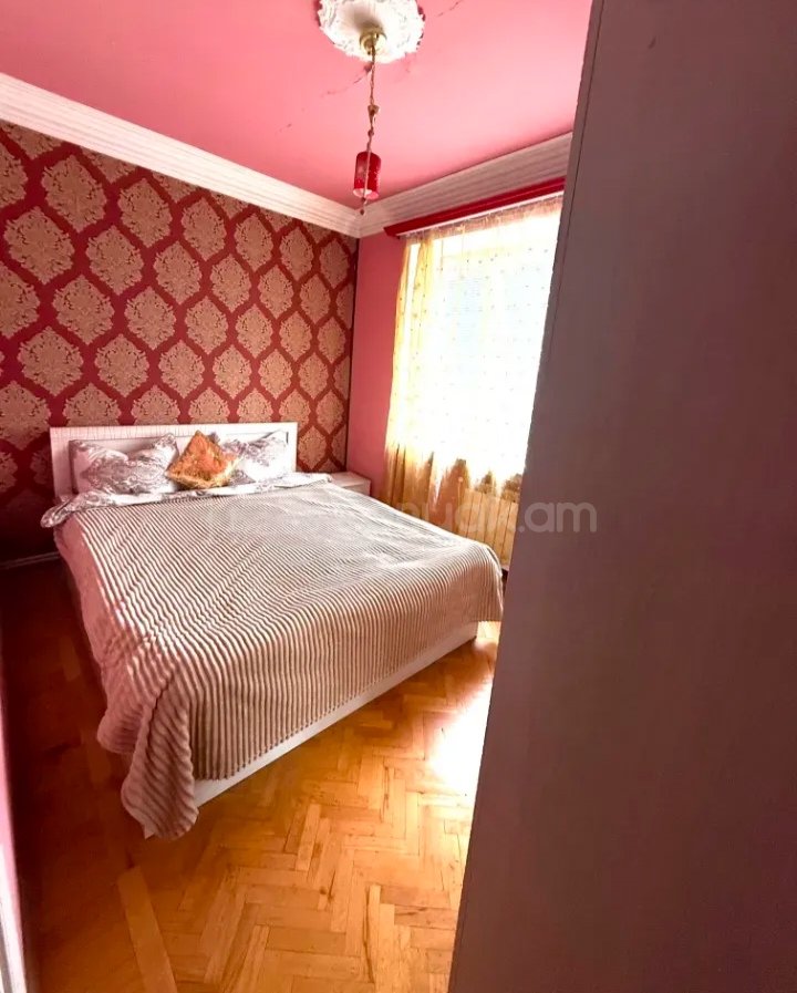 3 Սենյականոց Բնակարան Քարե Շենքում, 85քմ, 7/7 հարկ, Նորմալ Վիճակում, Կահավորված