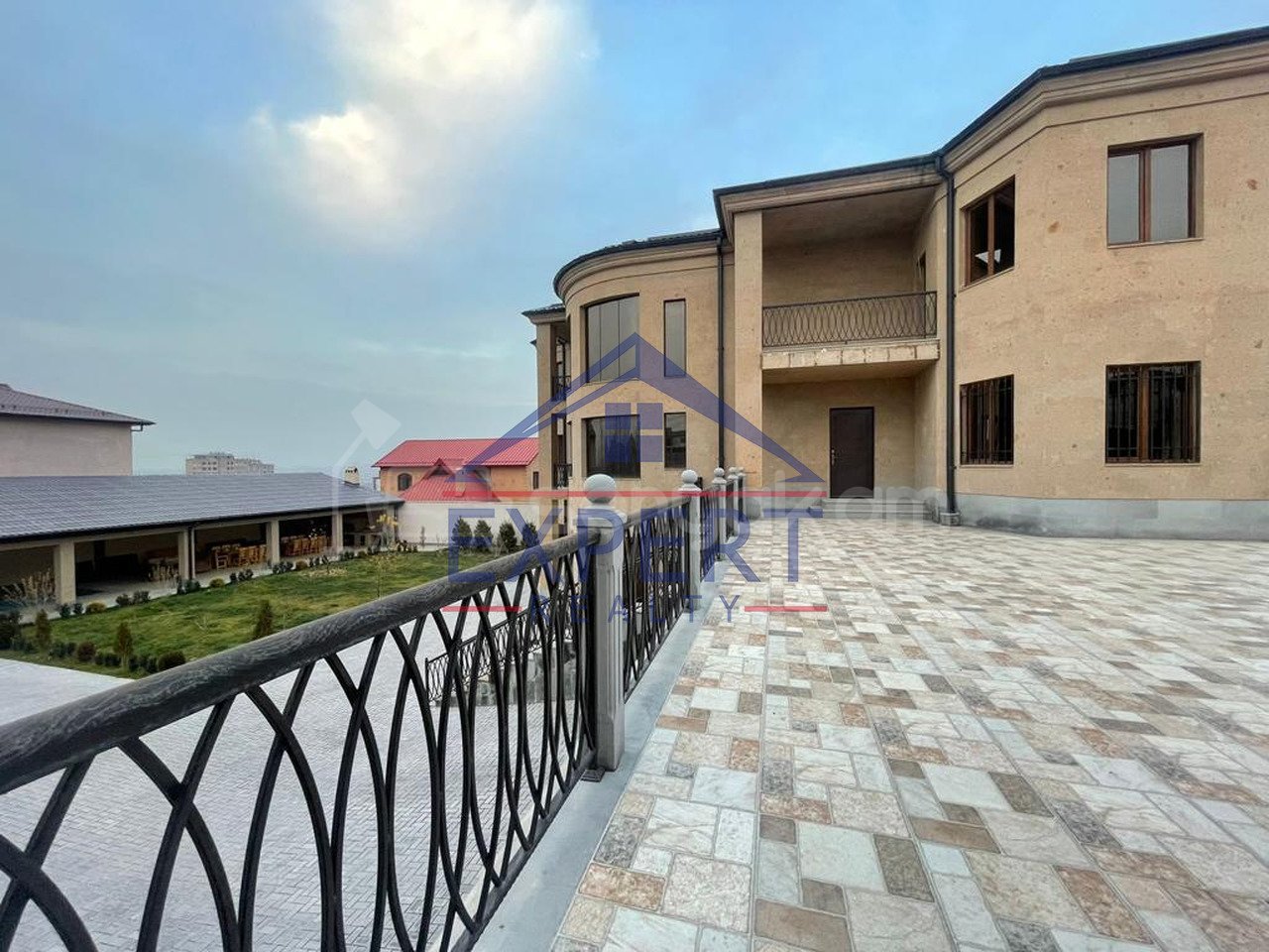 7 Սենյականոց Շքեղ Առանձնատուն, 579քմ, Լողավազանով, Ավտոտնակով