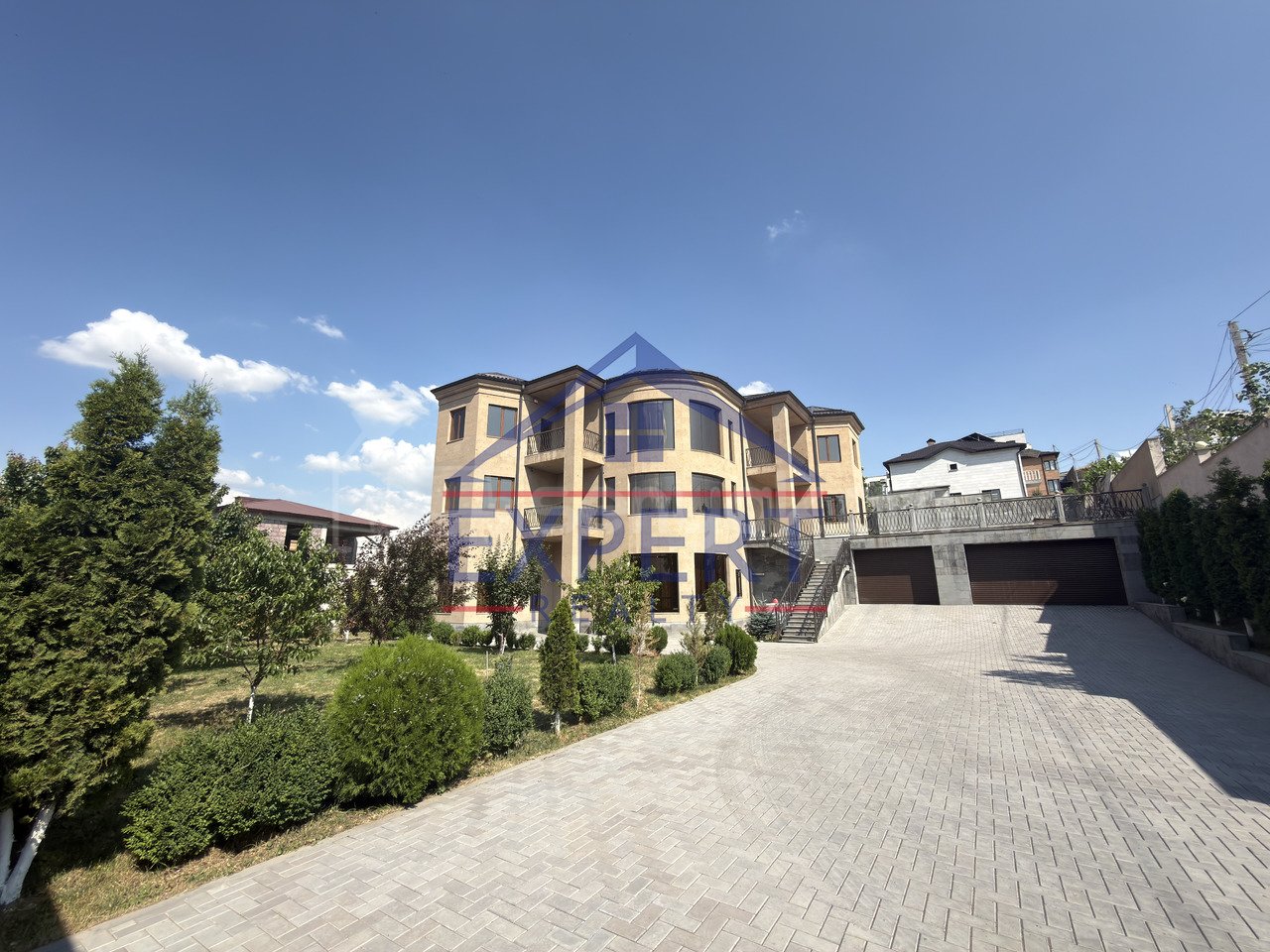 7 Սենյականոց Շքեղ Առանձնատուն, 579քմ, Լողավազանով, Ավտոտնակով