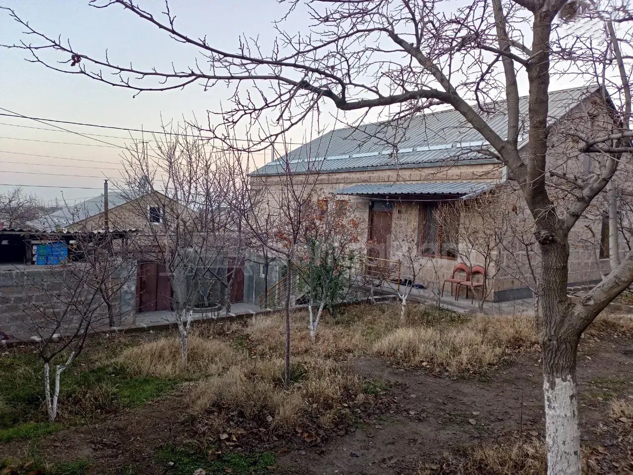 3 Սենյականոց Սեփական Տուն, 110քմ, Կոսմետիկ Վերանորոգված, Ավտոտնակով