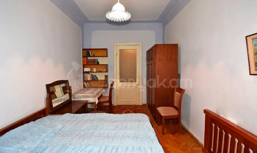 3 Սենյականոց Բնակարան Քարե Շենքում, 85քմ, 2/4 հարկ, Նորմալ Վիճակում