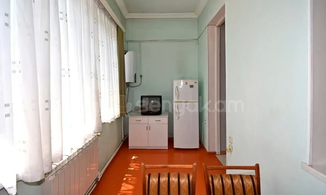3 Սենյականոց Բնակարան Քարե Շենքում, 85քմ, 2/4 հարկ, Նորմալ Վիճակում
