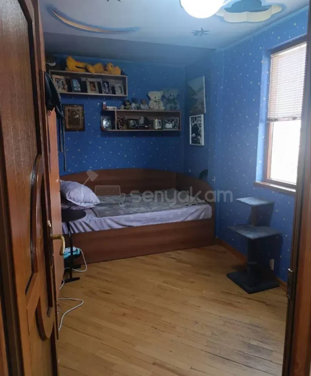 3 Սենյականոց Բնակարան Քարե Շենքում, 60քմ, 4/5 հարկ, Կապիտալ Վերանորոգված