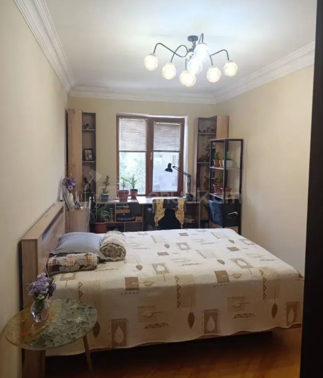3 Սենյականոց Բնակարան Քարե Շենքում, 60քմ, 4/5 հարկ, Կապիտալ Վերանորոգված