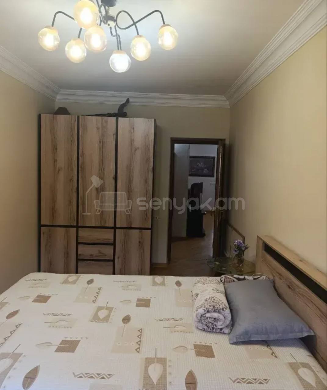 3 Սենյականոց Բնակարան Քարե Շենքում, 60քմ, 4/5 հարկ, Կապիտալ Վերանորոգված