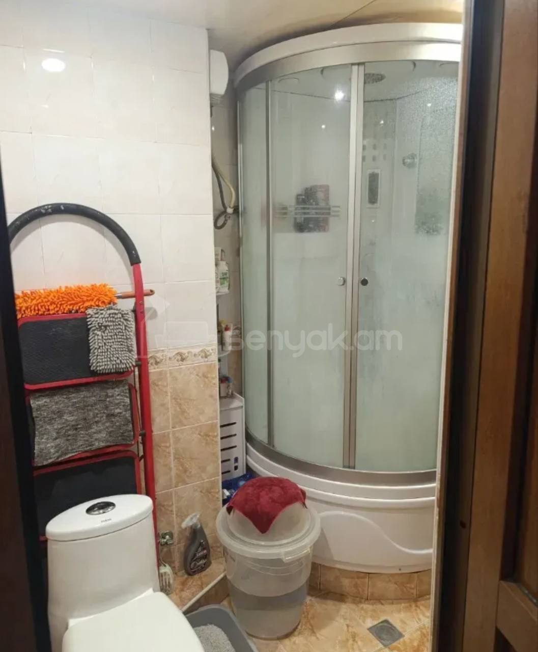 3 Սենյականոց Բնակարան Քարե Շենքում, 60քմ, 4/5 հարկ, Կապիտալ Վերանորոգված