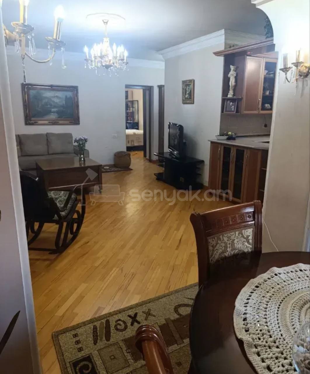 3 Սենյականոց Բնակարան Քարե Շենքում, 60քմ, 4/5 հարկ, Կապիտալ Վերանորոգված