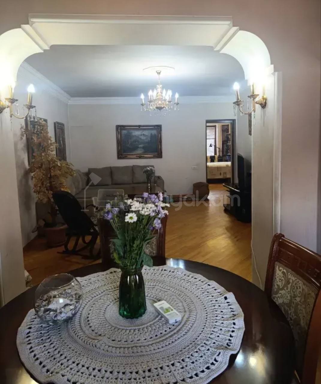3 Սենյականոց Բնակարան Քարե Շենքում, 60քմ, 4/5 հարկ, Կապիտալ Վերանորոգված