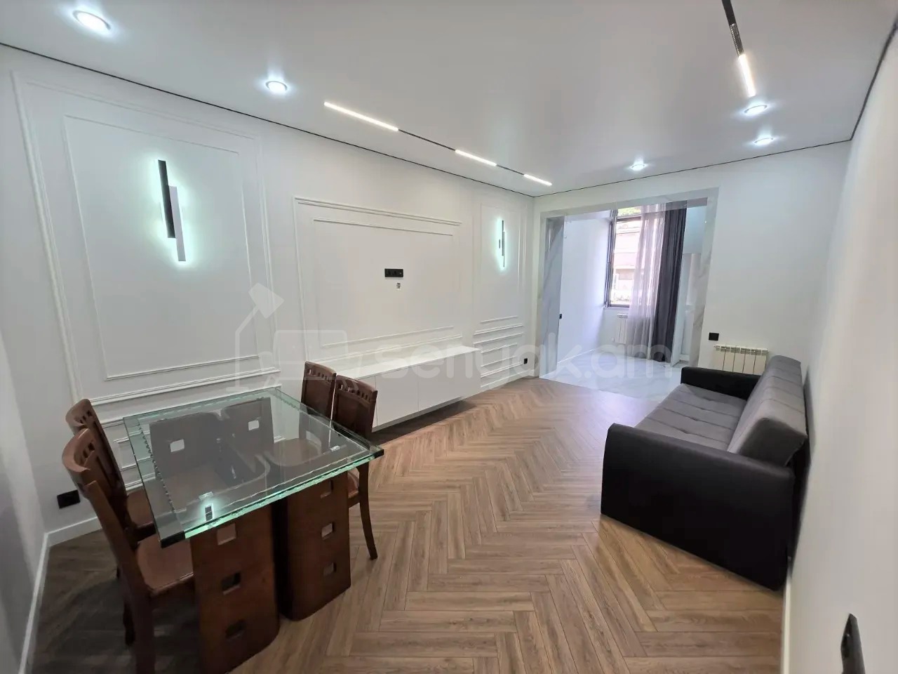 3 Սենյականոց Բնակարան Քարե Շենքում, 61քմ, 4/5 հարկ, Կապիտալ Վերանորոգված
