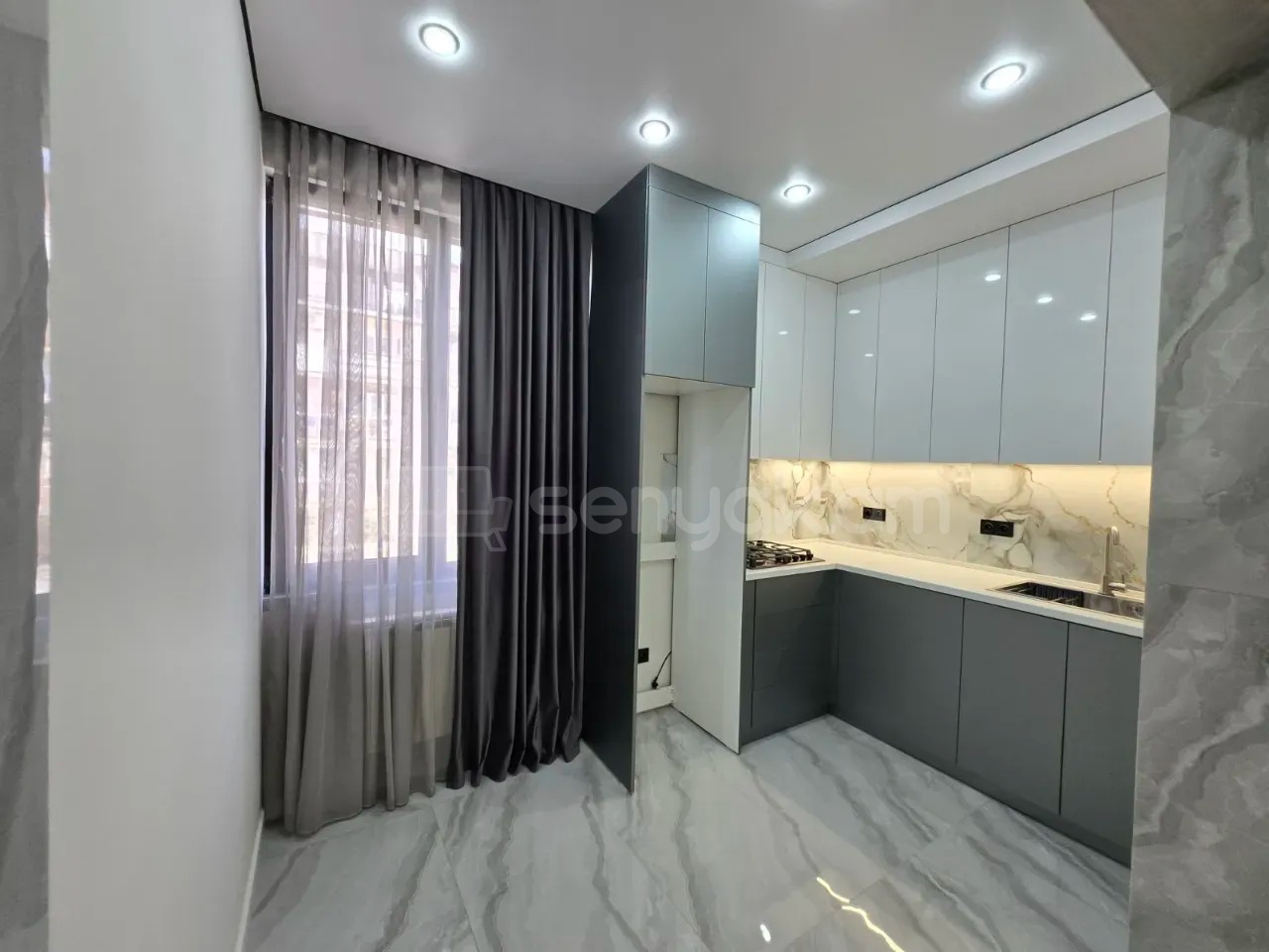 3 Սենյականոց Բնակարան Քարե Շենքում, 61քմ, 4/5 հարկ, Կապիտալ Վերանորոգված