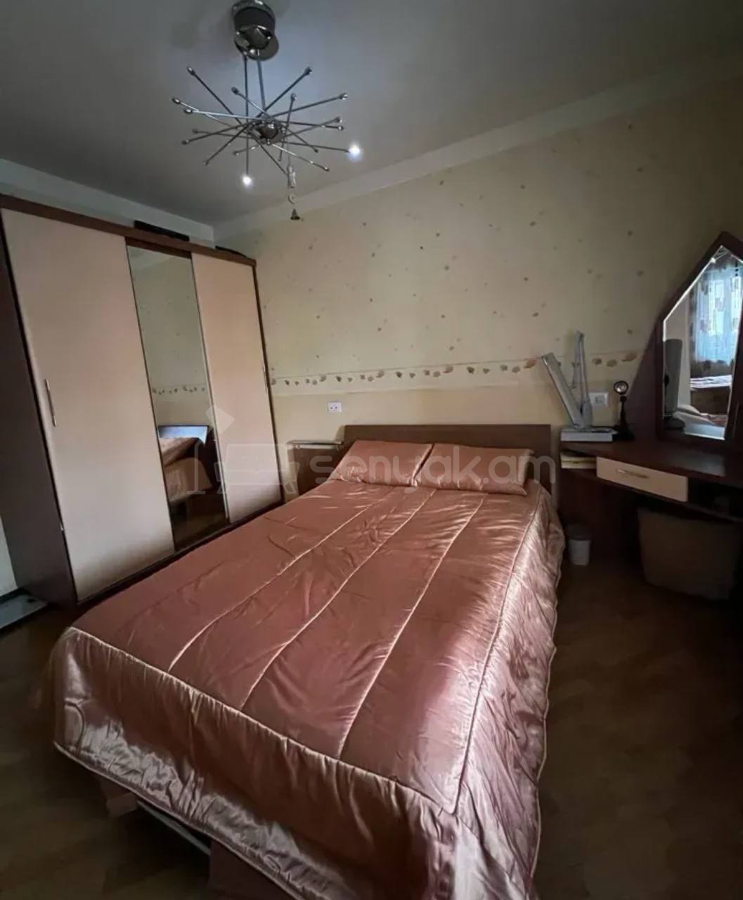 4 Սենյականոց Բնակարան Քարե Շենքում, 150քմ, 4/5 հարկ, Կապիտալ Վերանորոգված, Կահավորված, Արևկող