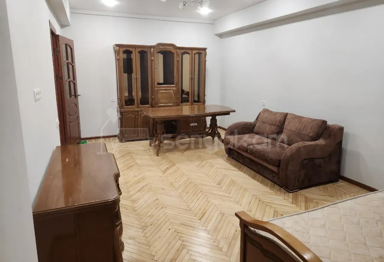 1 Սենյականոց Բնակարան Քարե Շենքում, 42քմ, 1/9 հարկ, Կապիտալ Վերանորոգված, Կահավորված