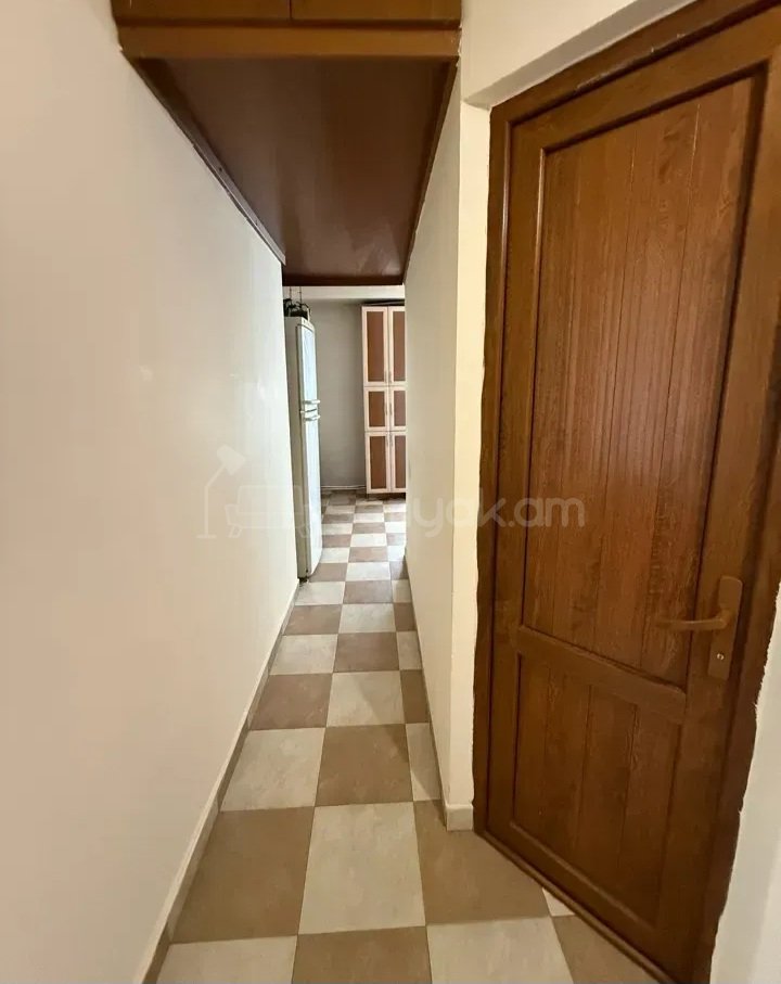2 Սենյականոց Բնակարան Քարե Շենքում, 46քմ, 9/9 հարկ, Կապիտալ Վերանորոգված, Կահավորված
