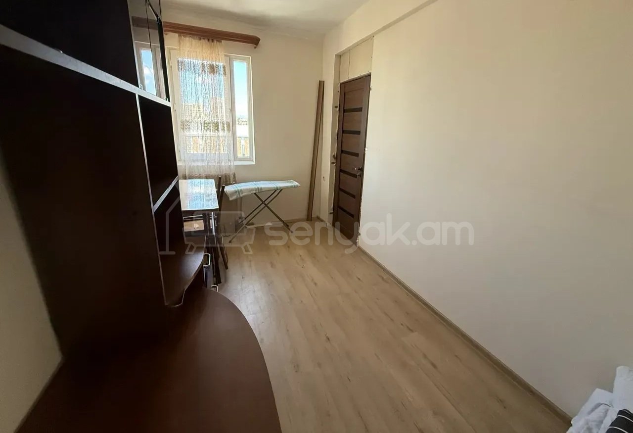 2 Սենյականոց Բնակարան Քարե Շենքում, 46քմ, 9/9 հարկ, Կապիտալ Վերանորոգված, Կահավորված