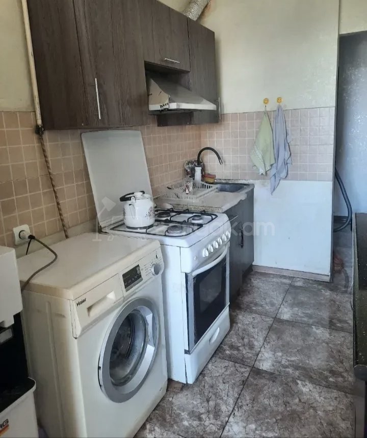 3 Սենյականոց Բնակարան Քարե Շենքում, 76քմ, 2/4 հարկ, Կապիտալ Վերանորոգված, Կահավորված, Արևկող