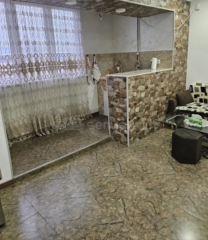 2 Սենյականոց Բնակարան Քարե Շենքում, 48քմ, 3/5 հարկ, Կապիտալ Վերանորոգված, Կահավորված, Արևկող