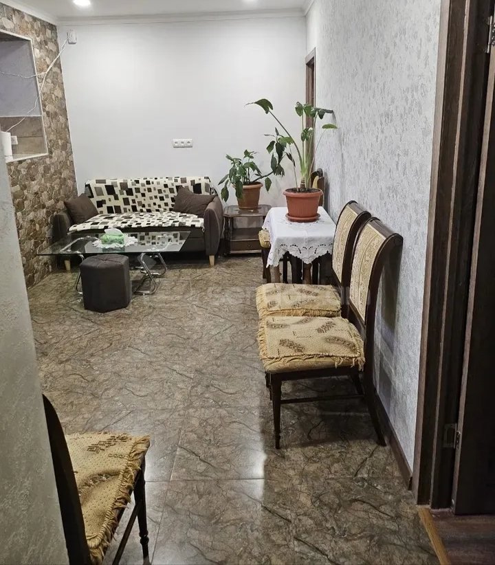 2 Սենյականոց Բնակարան Քարե Շենքում, 48քմ, 3/5 հարկ, Կապիտալ Վերանորոգված, Կահավորված, Արևկող