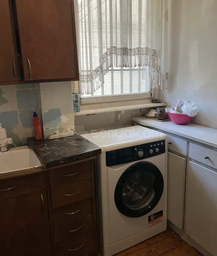 1 Սենյականոց Բնակարան Քարե Շենքում, 48քմ, 2/5 հարկ, Կապիտալ Վերանորոգված, Կահավորված