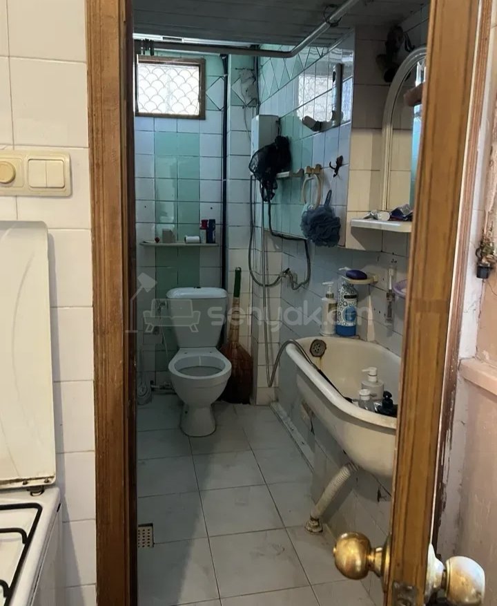 1 Սենյականոց Բնակարան Քարե Շենքում, 48քմ, 2/5 հարկ, Կապիտալ Վերանորոգված, Կահավորված