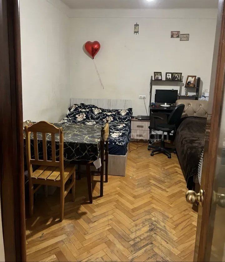 1 Սենյականոց Բնակարան Քարե Շենքում, 48քմ, 2/5 հարկ, Կապիտալ Վերանորոգված, Կահավորված