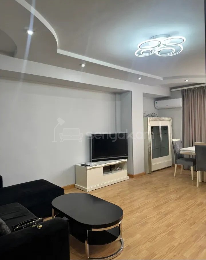 2 Սենյականոց Բնակարան Քարե Շենքում, 74քմ, 4/9 հարկ, Կապիտալ Վերանորոգված, Կահավորված
