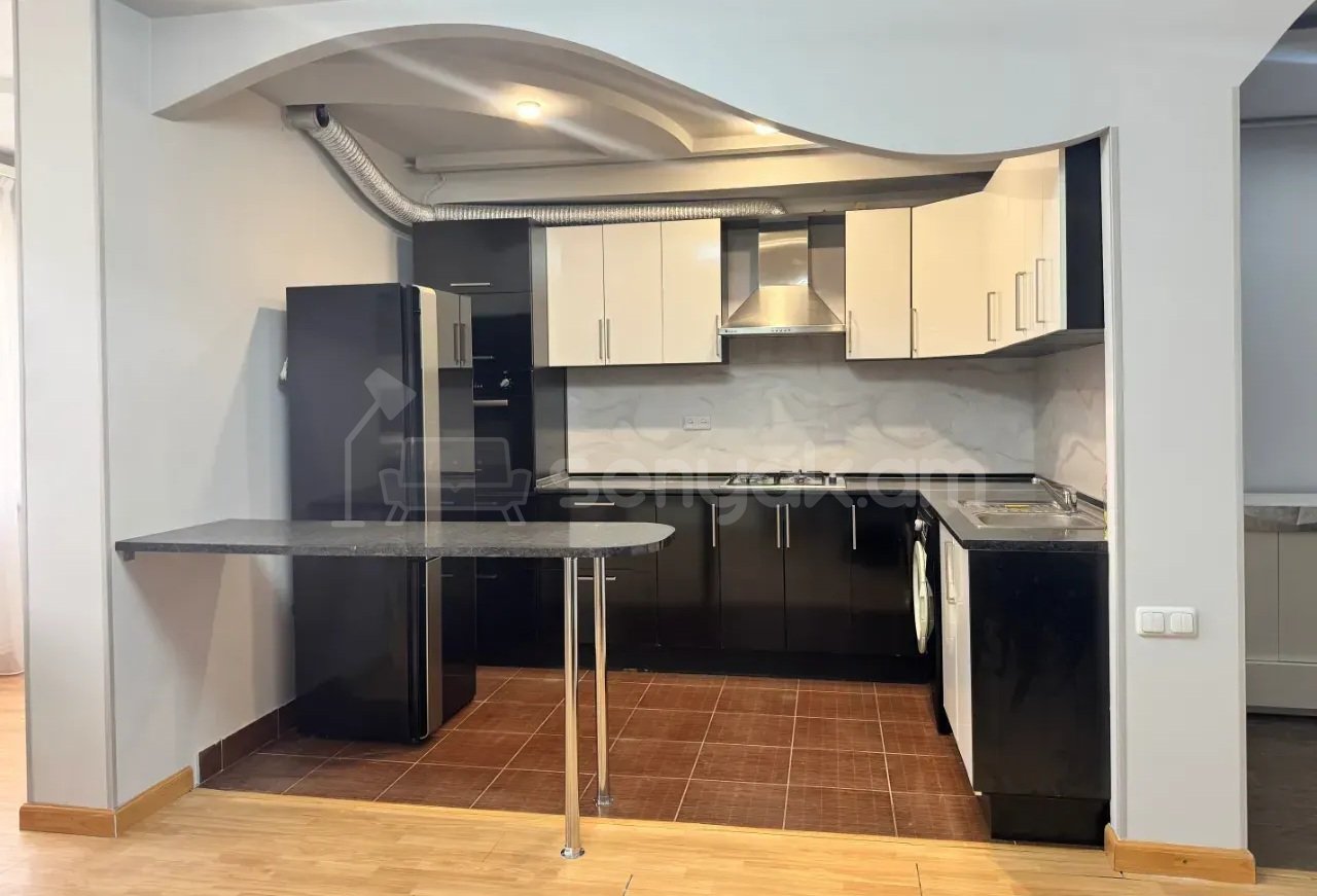 2 Սենյականոց Բնակարան Քարե Շենքում, 74քմ, 4/9 հարկ, Կապիտալ Վերանորոգված, Կահավորված