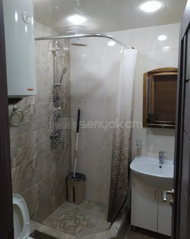 1 Սենյականոց Բնակարան Քարե Շենքում, 31քմ, 3/5 հարկ, Կապիտալ Վերանորոգված, Կահավորված