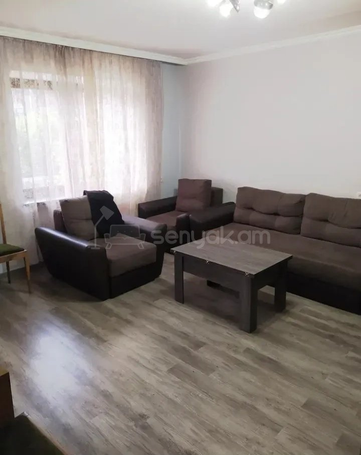 1 Սենյականոց Բնակարան Քարե Շենքում, 31քմ, 3/5 հարկ, Կապիտալ Վերանորոգված, Կահավորված