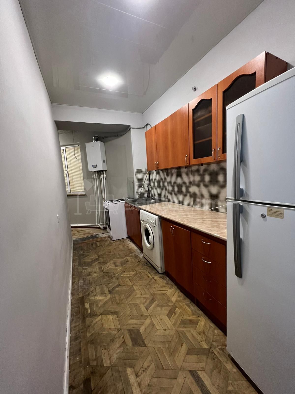 3 Սենյականոց Բնակարան Քարե Շենքում, 105քմ, 1/3 հարկ, Կոսմետիկ Վերանորոգված
