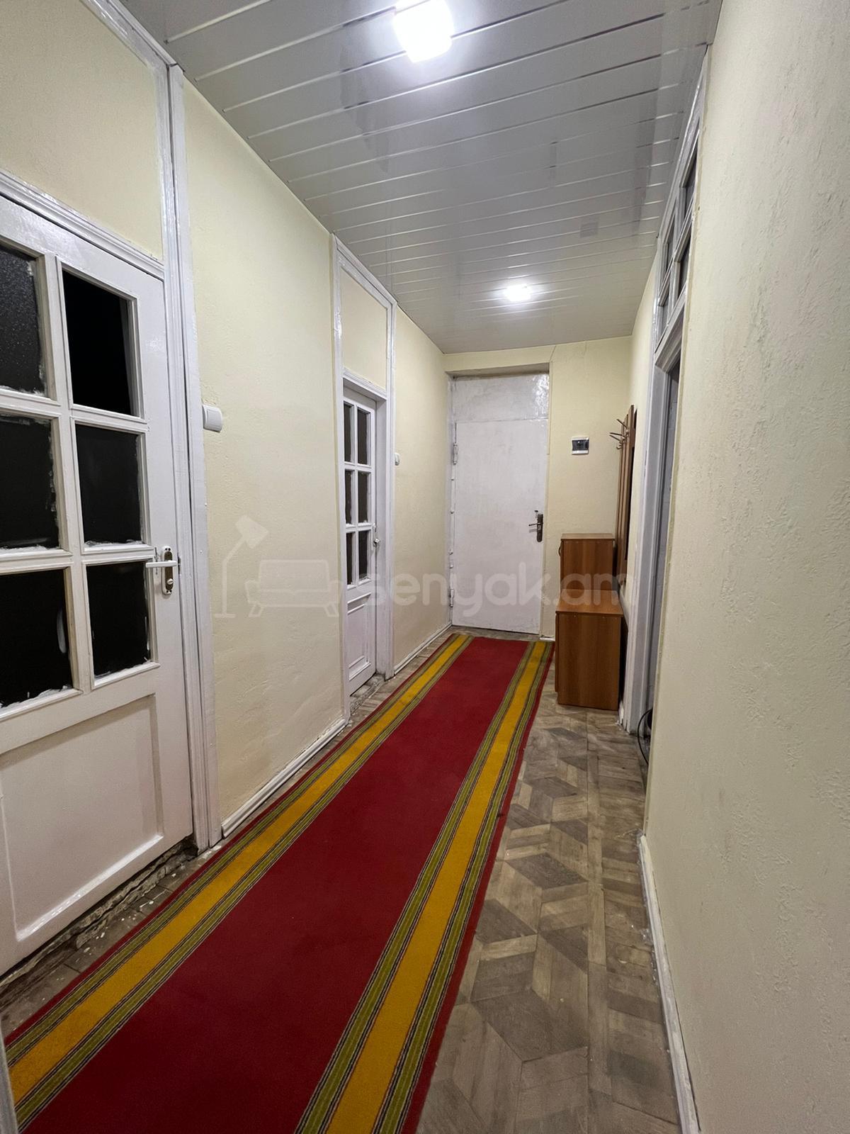3 Սենյականոց Բնակարան Քարե Շենքում, 105քմ, 1/3 հարկ, Կոսմետիկ Վերանորոգված