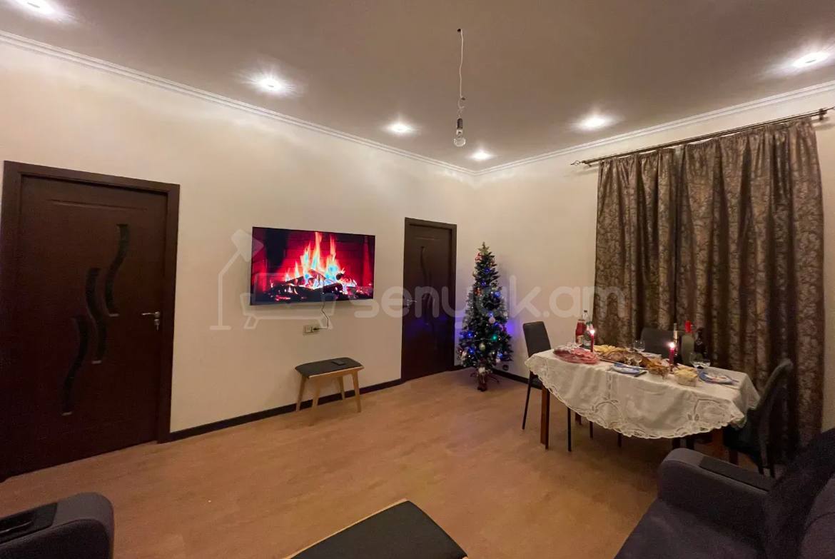 3 Սենյականոց Բնակարան Քարե Շենքում, 78քմ, 4/4 հարկ, Կապիտալ Վերանորոգված, Կահավորված