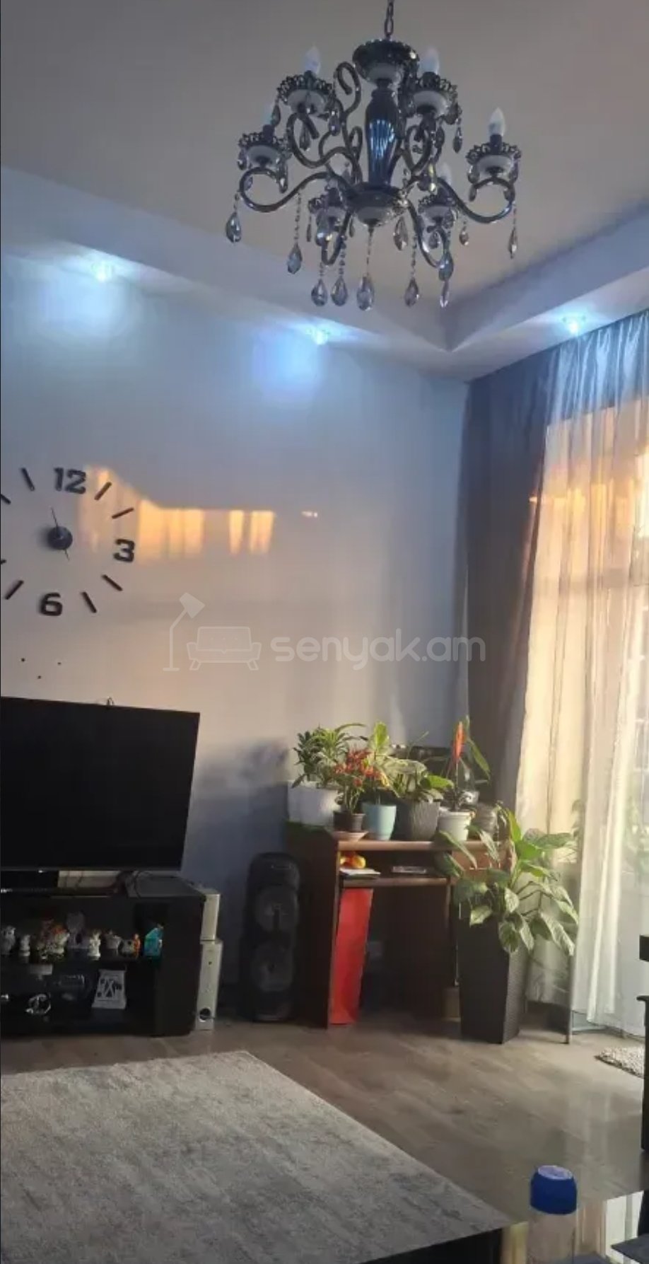 3 Սենյականոց Բնակարան Քարե Շենքում, 73քմ, 3/3 հարկ, Նորմալ Վիճակում