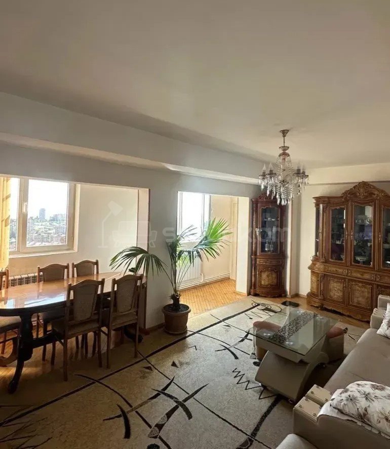 4 Սենյականոց Բնակարան, 90քմ, 14/18 հարկ, Նորմալ Վիճակում