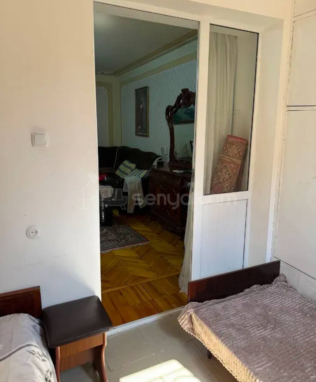 4 Սենյականոց Բնակարան Քարե Շենքում, 82քմ, 1/5 հարկ, Նորմալ Վիճակում, Կահավորված