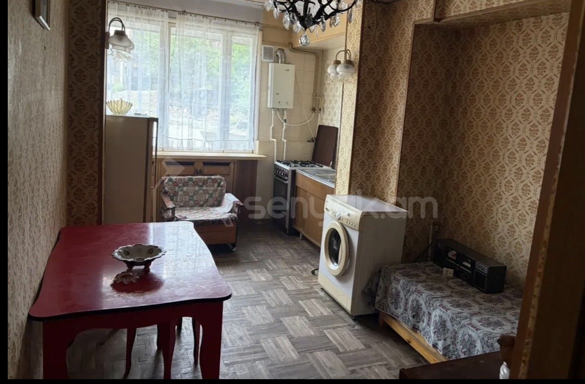 2 Սենյականոց Բնակարան, 80քմ, 3/9 հարկ, Նորմալ Վիճակում, Կահավորված, Արևկող