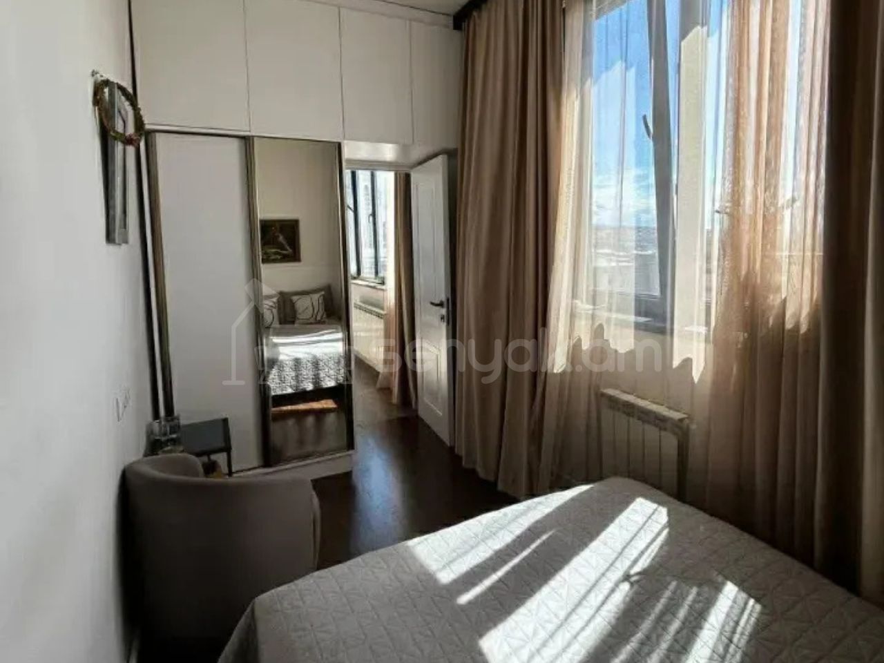 4 Սենյականոց Բնակարան Քարե Շենքում, 110քմ, 5/5 հարկ, Կոսմետիկ Վերանորոգված