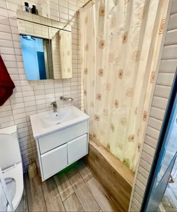 2 Սենյականոց Բնակարան Քարե Շենքում, 47քմ, 4/4 հարկ, Կապիտալ Վերանորոգված