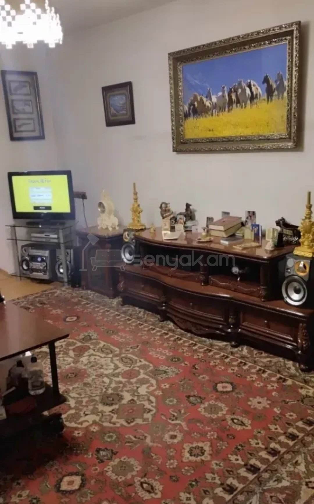 2 Սենյականոց Բնակարան Քարե Շենքում, 60քմ, 1/4 հարկ, Նորմալ Վիճակում, Կահավորված, Արևկող