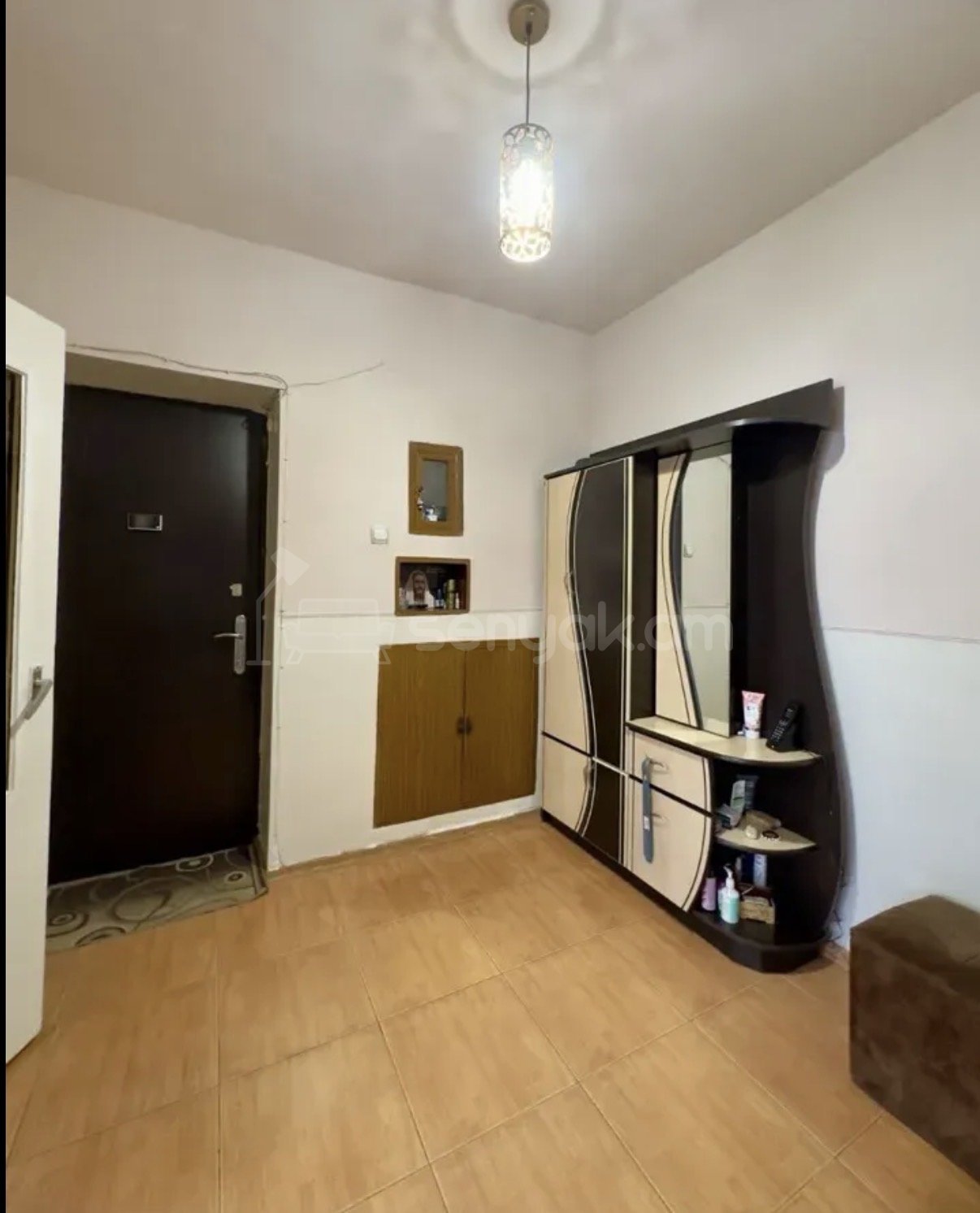 4 Սենյականոց Բնակարան Քարե Շենքում, 107քմ, 4/8 հարկ, Նորմալ Վիճակում