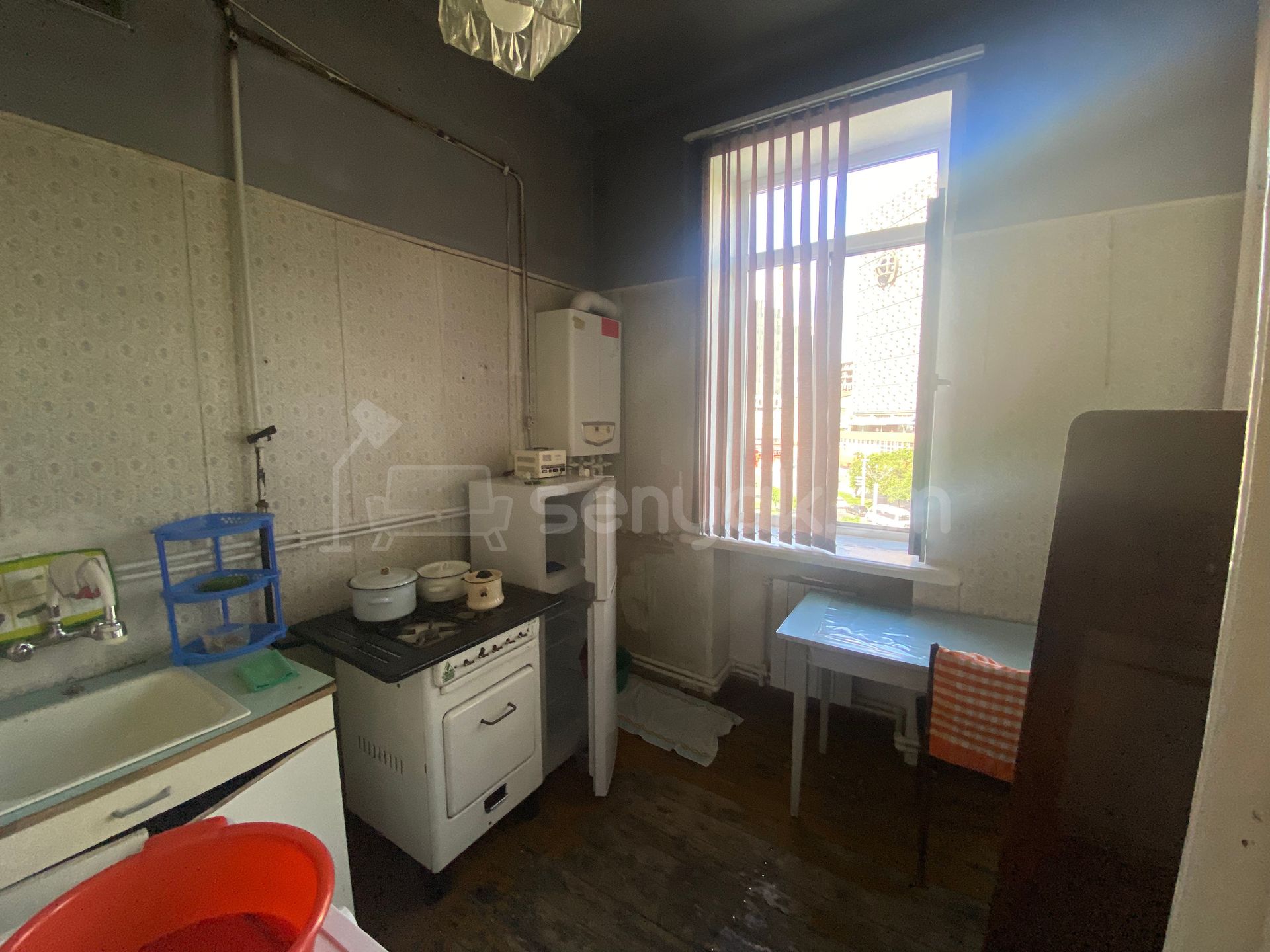 2 Սենյականոց Բնակարան Քարե Շենքում, 46քմ, 5/5 հարկ, Պետական Վիճակում