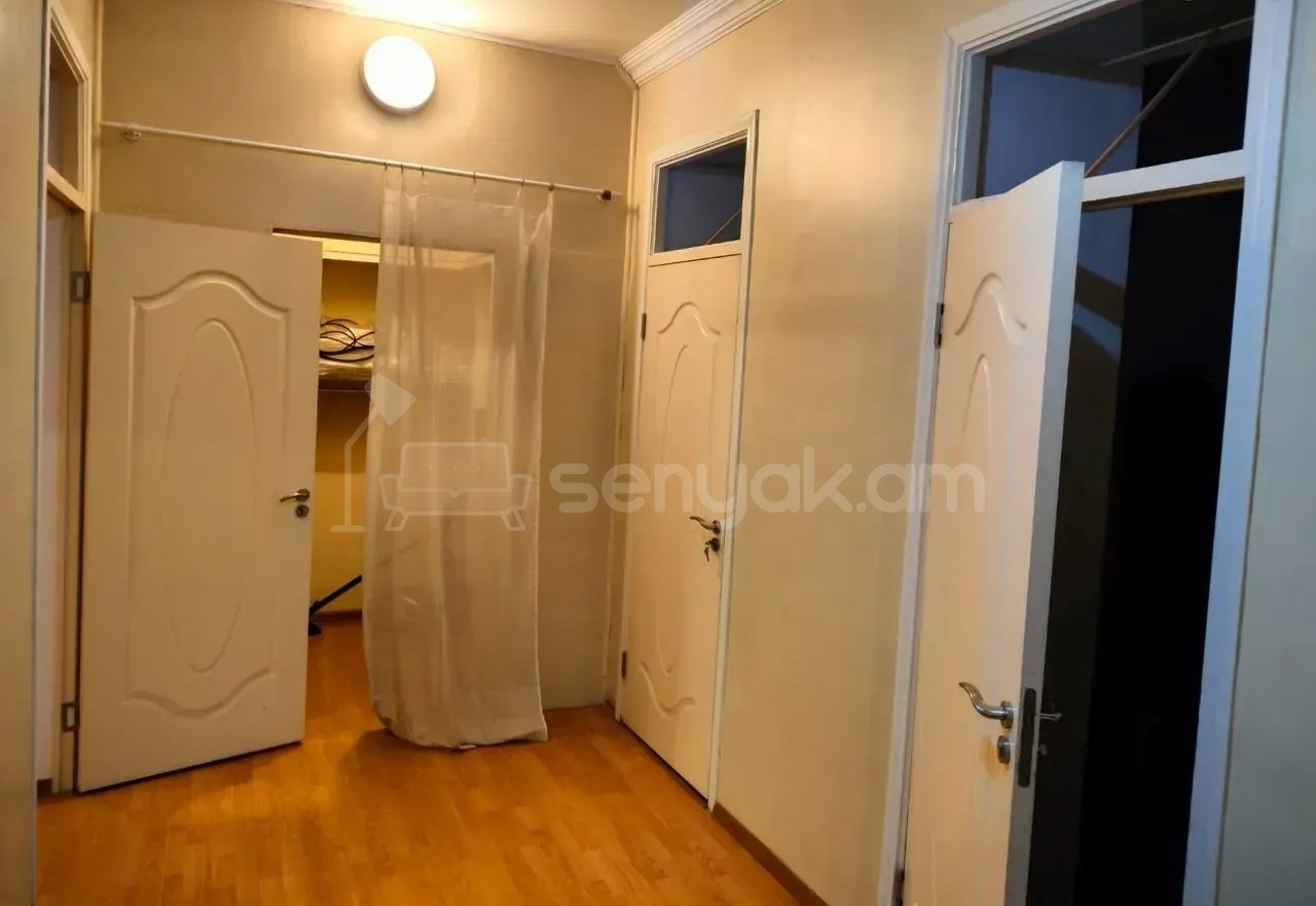 4 Սենյականոց Բնակարան Քարե Շենքում, 94քմ, 2/5 հարկ, Նորմալ Վիճակում