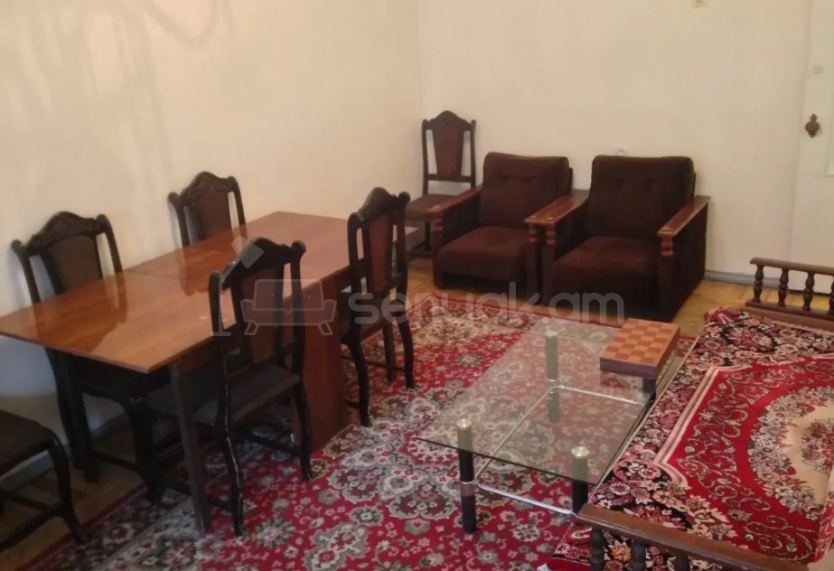 3 Սենյականոց Բնակարան Քարե Շենքում, 70քմ, 2/5 հարկ, Պետական Վիճակում