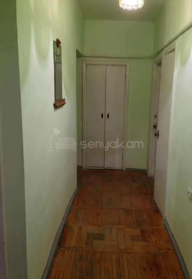 3 Սենյականոց Բնակարան Քարե Շենքում, 70քմ, 2/5 հարկ, Պետական Վիճակում