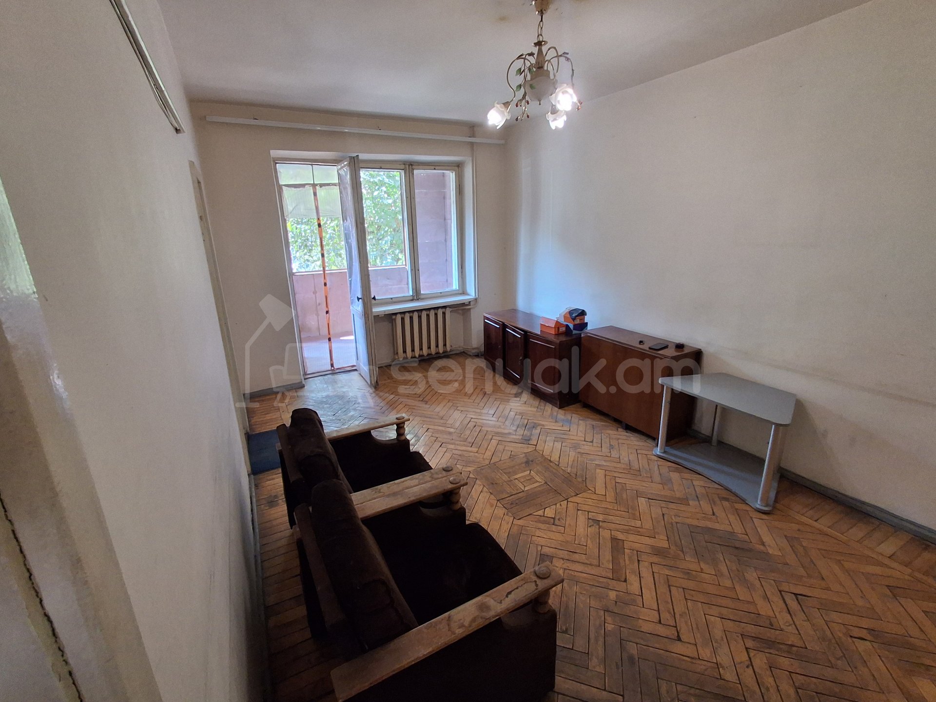 3 Սենյականոց Բնակարան Քարե Շենքում, 70քմ, 2/5 հարկ, Պետական Վիճակում