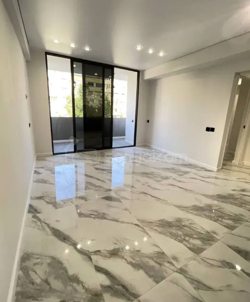 2 Սենյականոց Բնակարան, 40քմ, 6/9 հարկ, Կապիտալ Վերանորոգված