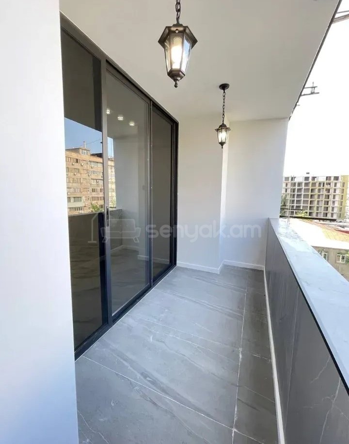 2 Սենյականոց Բնակարան, 40քմ, 6/9 հարկ, Կապիտալ Վերանորոգված