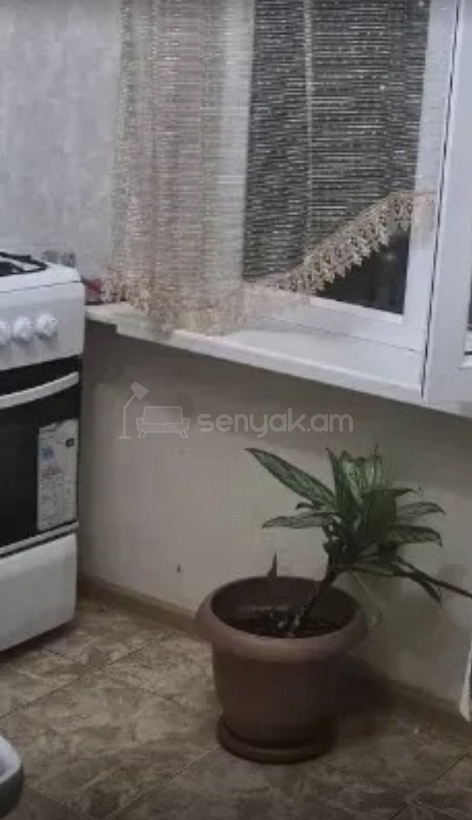 2 Սենյականոց Բնակարան Քարե Շենքում, 50քմ, 4/5 հարկ, Կոսմետիկ Վերանորոգված