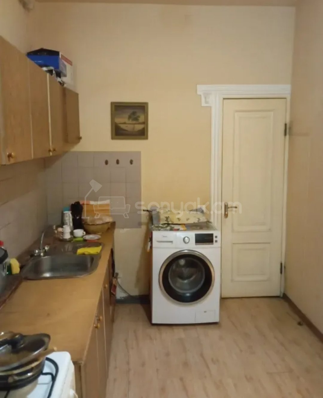 3 Սենյականոց Բնակարան Քարե Շենքում, 60քմ, 1/5 հարկ, Նորմալ Վիճակում
